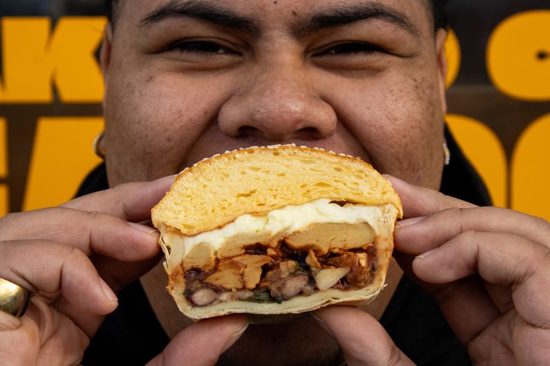 āe, it's Vegan burger at Puku Pies & Kai (Lyall Bay), Burger Wellington 2026