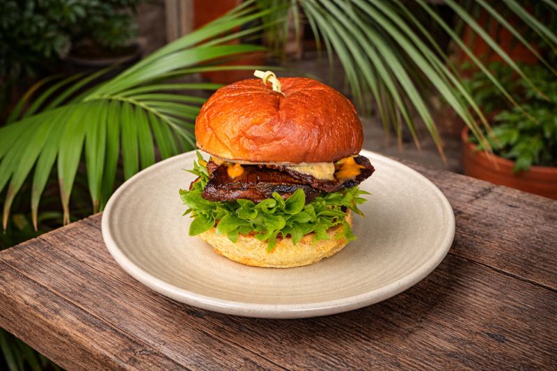 Viva Voce burger at Cuba Street Tavern, Burger Wellington 2026